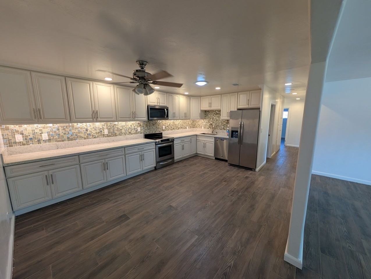 8024 Tone Ln - Photo 4 of 16