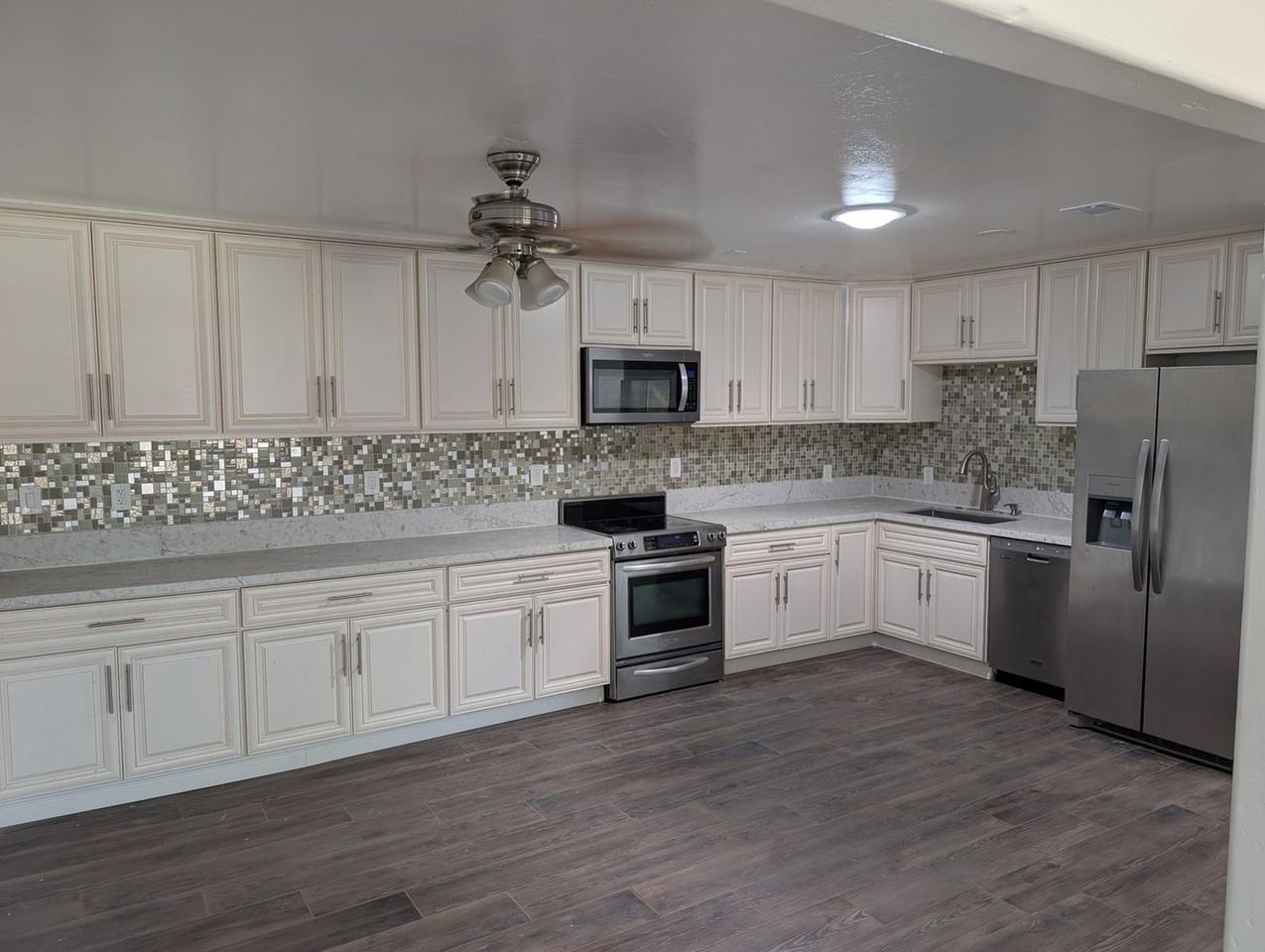 8024 Tone Ln - Photo 5 of 16