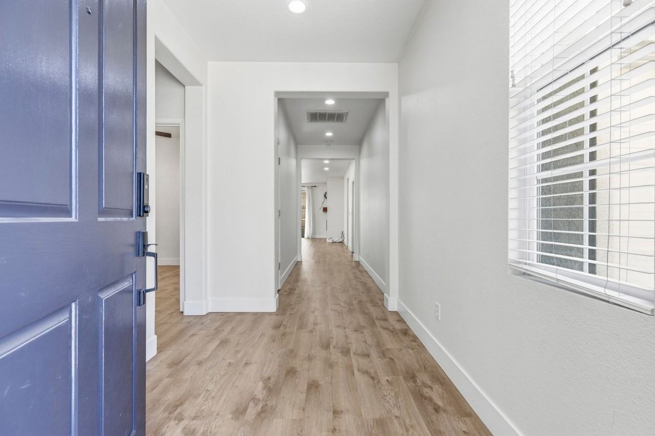 1292 Paseo Belleza - Photo 4 of 20