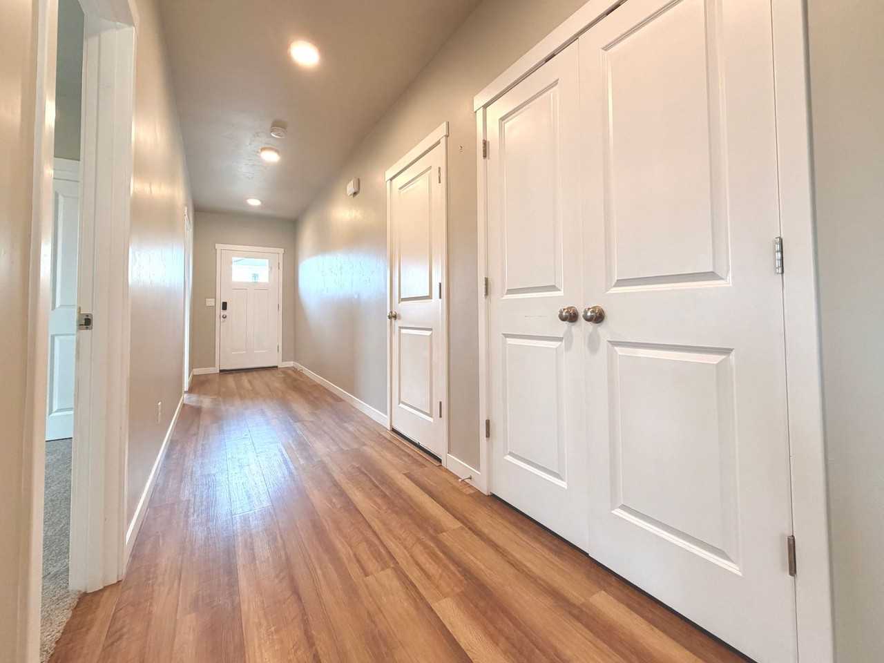 16439 Bassett Dr - Photo 7 of 18