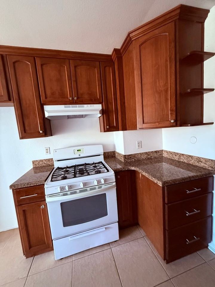 2687 Caminata Ebro - Photo 2 of 25