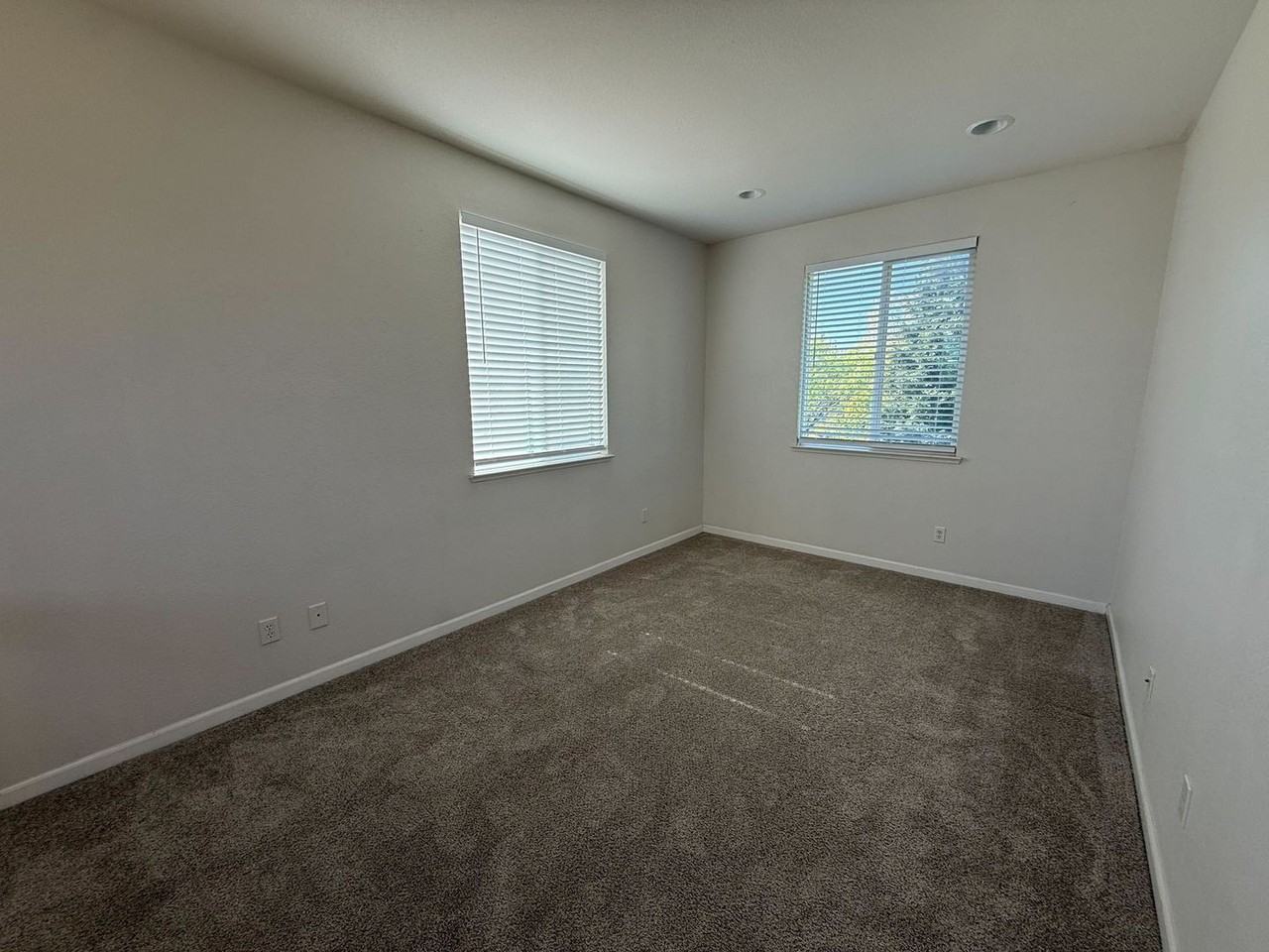 9435 Sea Cliff Way - Photo 3 of 12