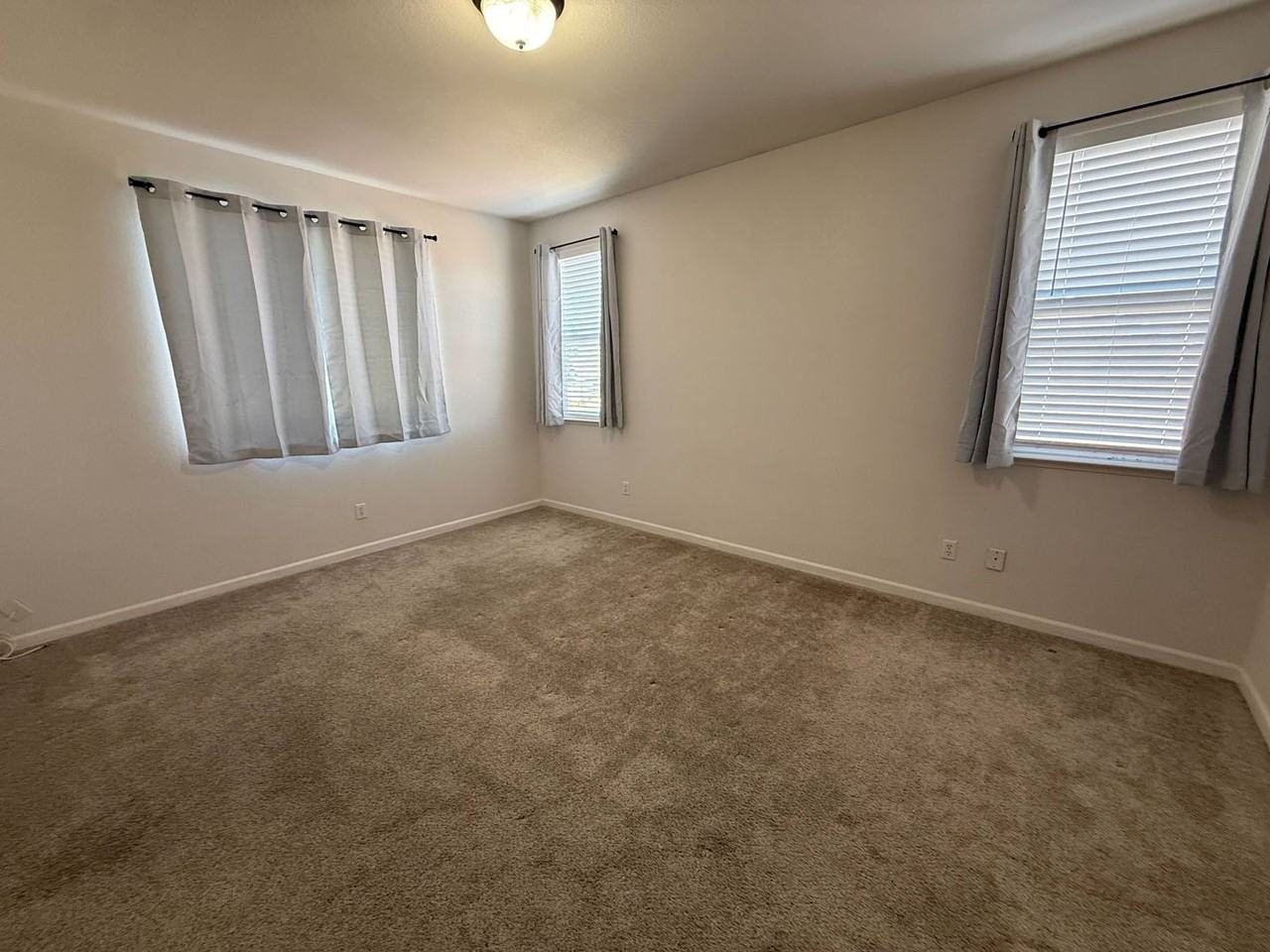 9435 Sea Cliff Way - Photo 4 of 12