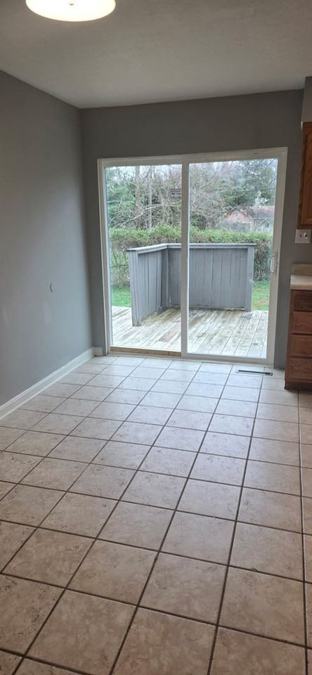 821 Brian Ct - Photo 3 of 7