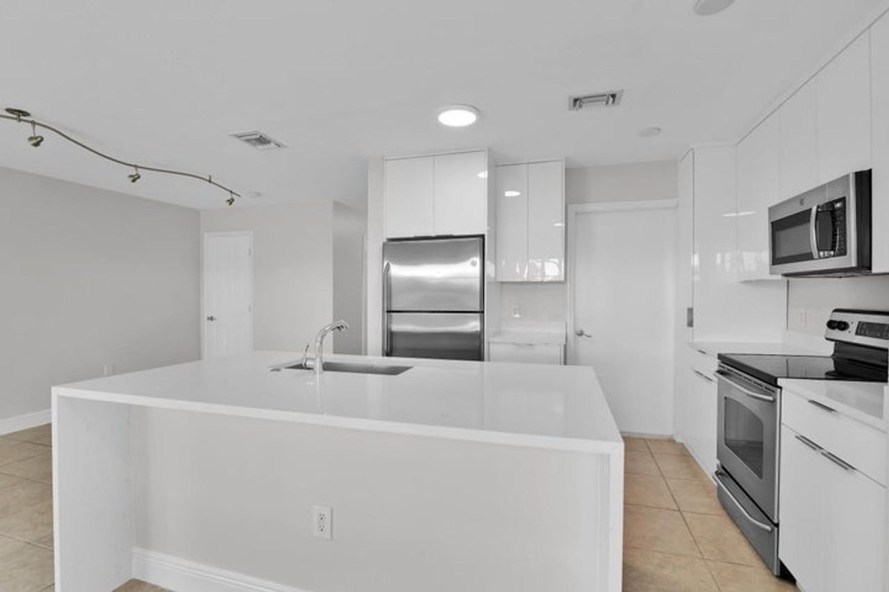 6599 Old Farm Trl - Photo 4 of 26