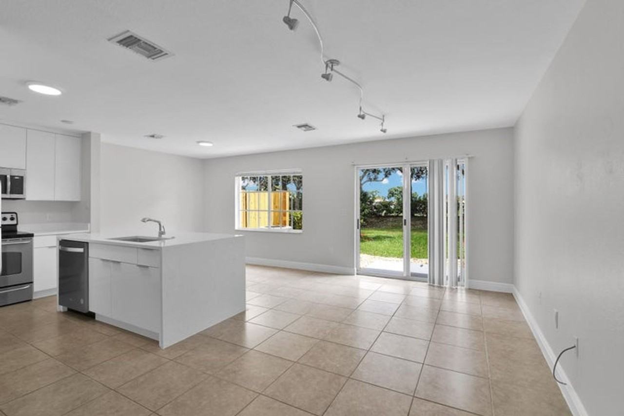 6599 Old Farm Trl - Photo 5 of 26