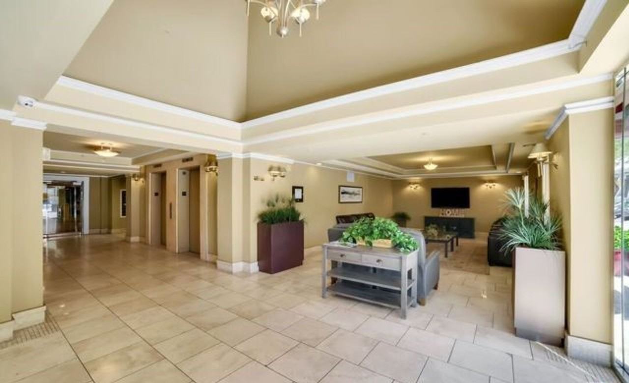 620 S Gramercy Pl #221 - Photo 4 of 22