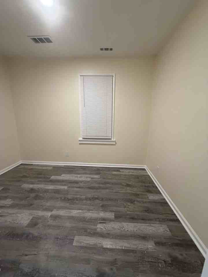 3715 Hendricks St - Photo 5 of 14