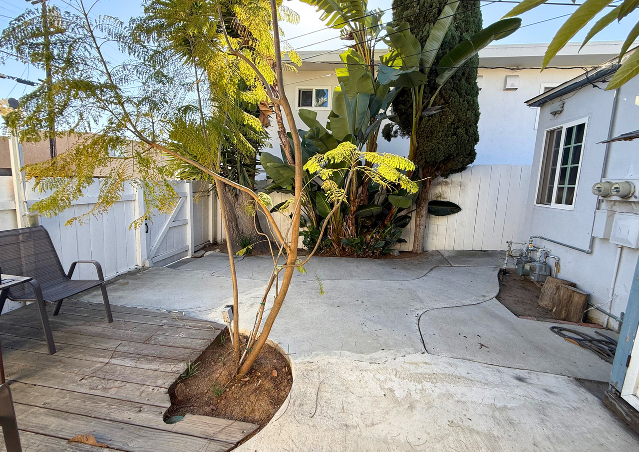 1423 Grand Ave - Photo 4 of 12