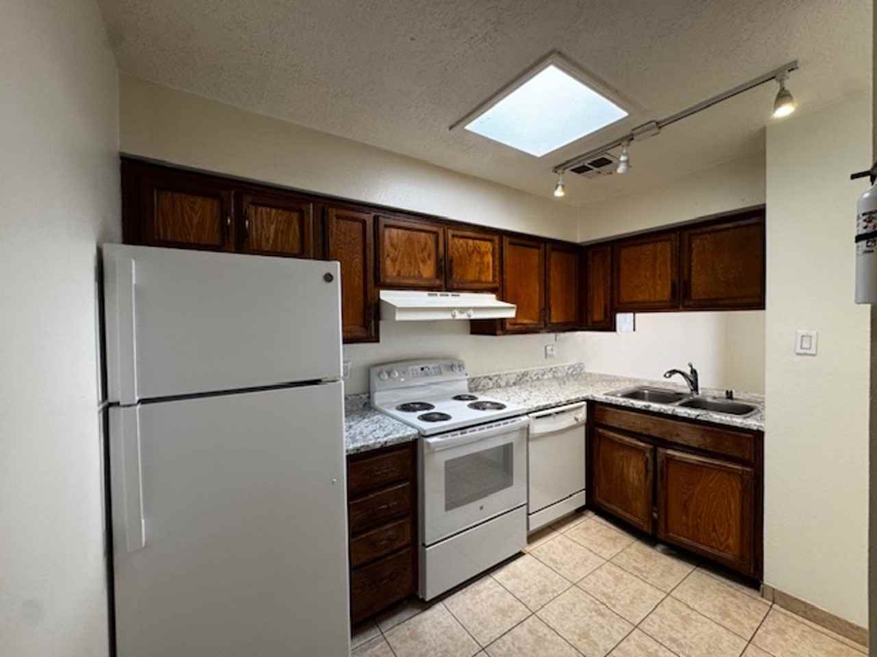 12244 Menaul Blvd Ne - Photo 6 of 26