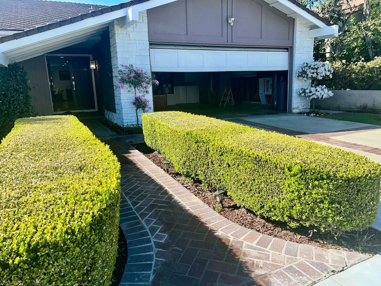 1660 W Sallie Ln - Photo 2 of 44