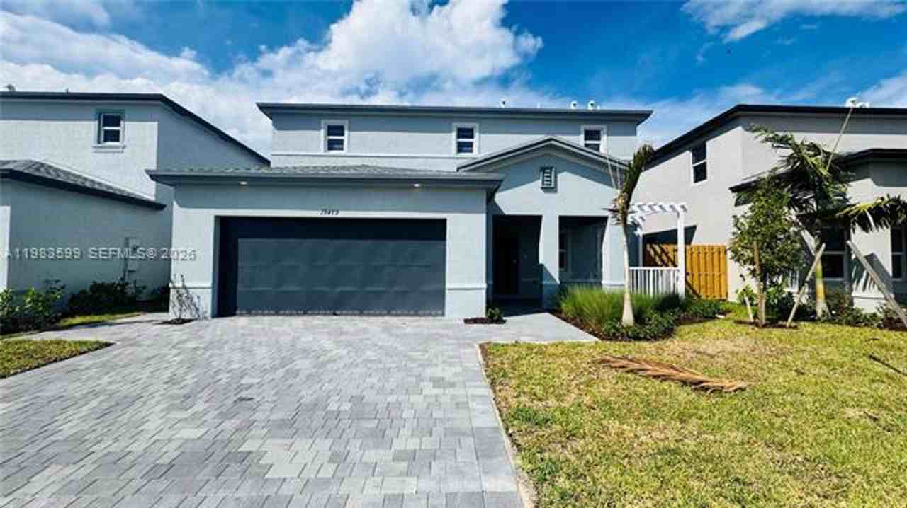 19479 Sw 340th St #19479 - Photo 2 of 50