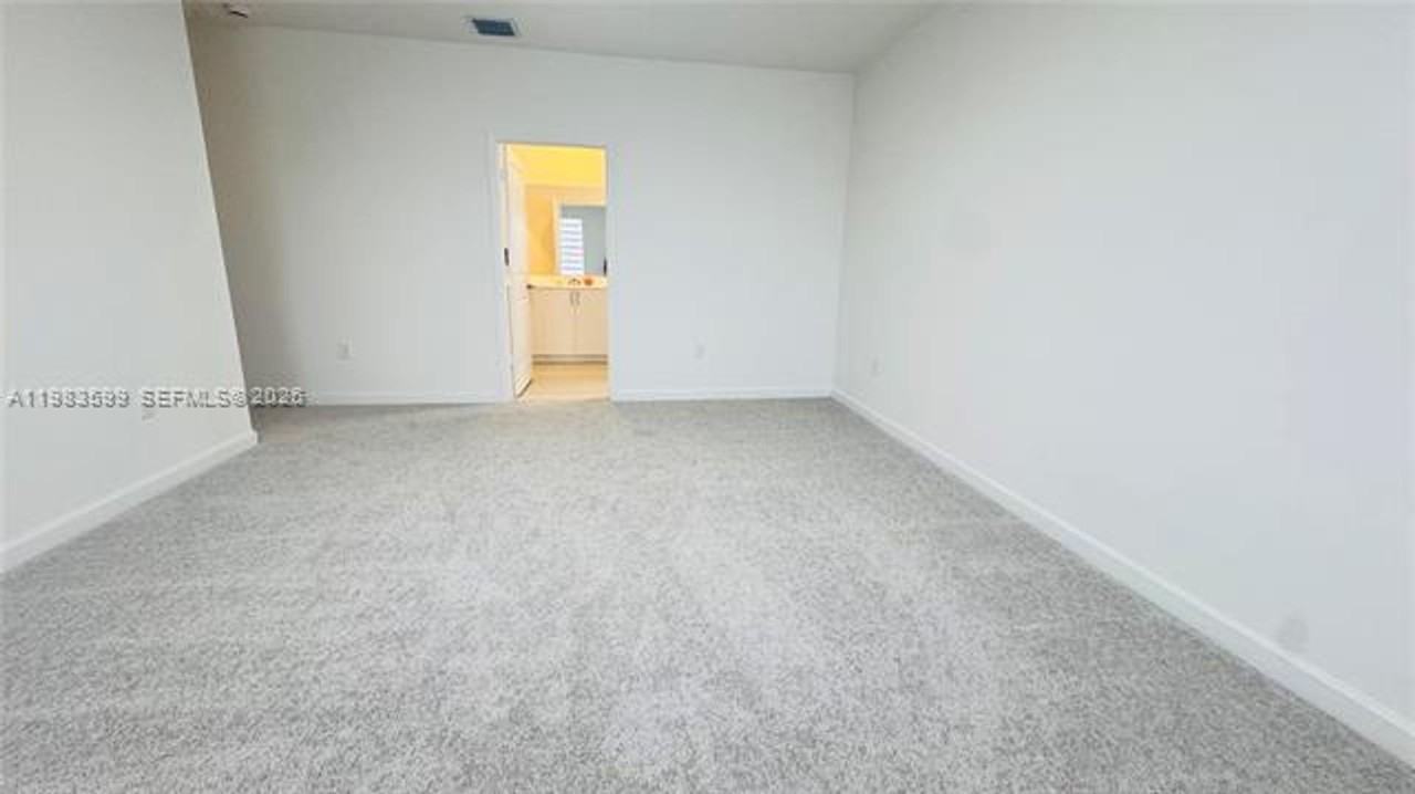 19479 Sw 340th St #19479 - Photo 6 of 50