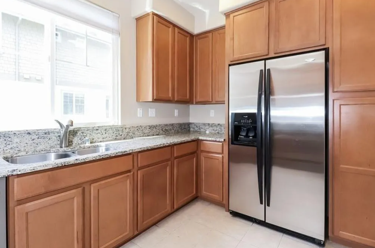 402 Washington Sq - Photo 4 of 31