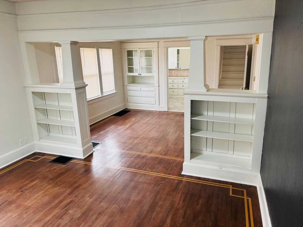 201 S Crysler Ave - Photo 3 of 11