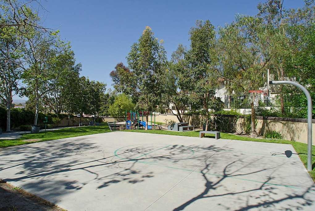 Mission Hills - Photo 4 of 42