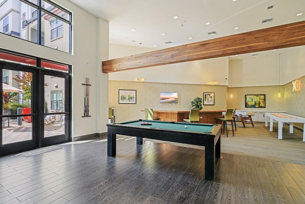 Radius - Photo 7 of 43