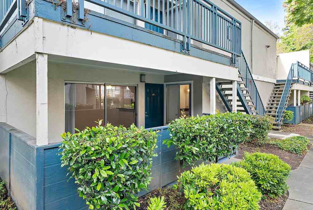 Stevenson Place - Photo 5 of 29