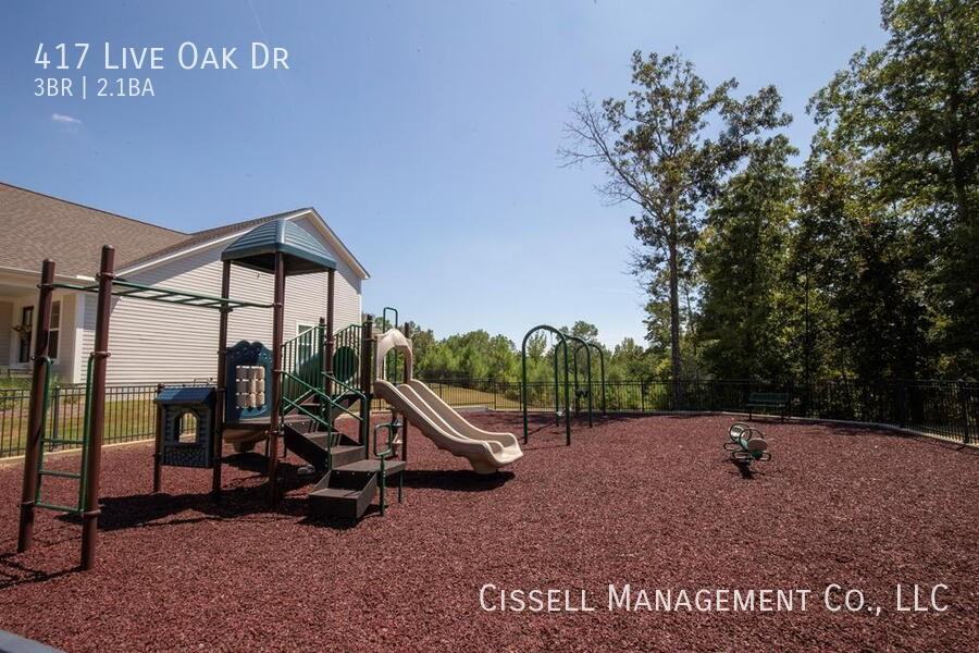 417 Live Oak Dr - Photo 7 of 30