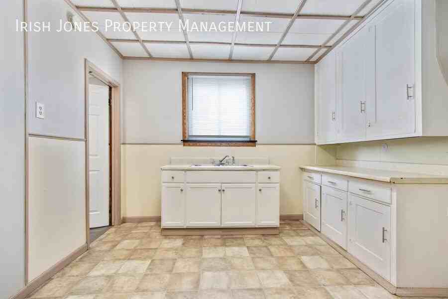 106 Reiman St #1 - Photo 3 of 17