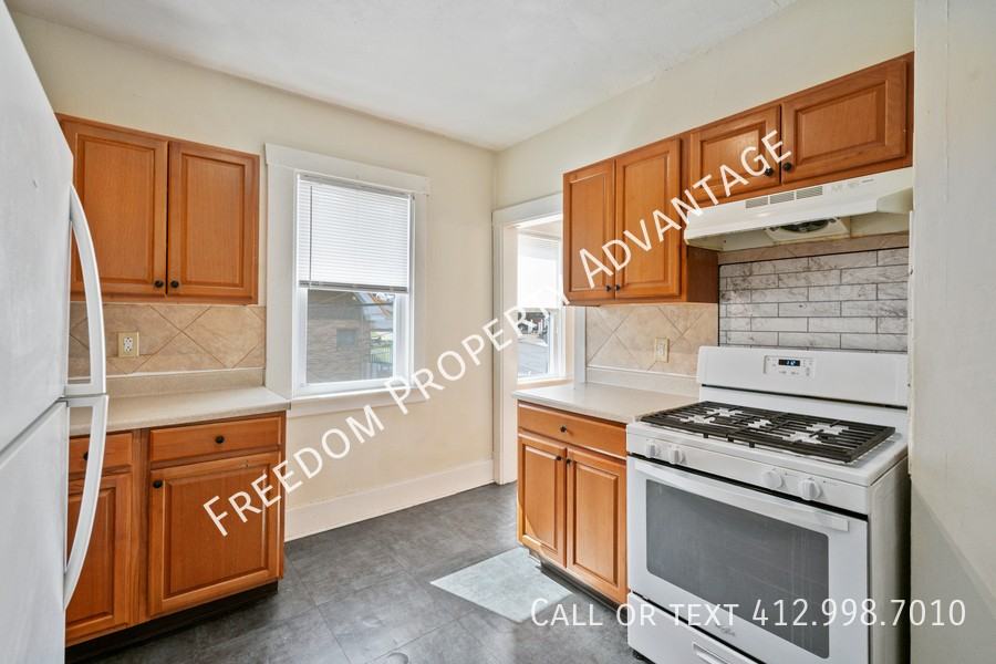 2451 Wedgemere St #2 - Photo 2 of 25