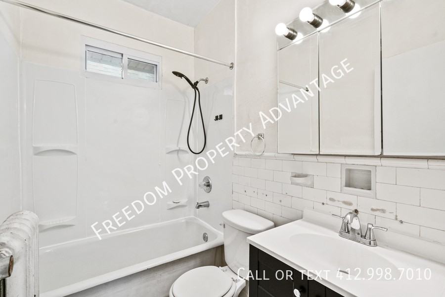 2451 Wedgemere St #2 - Photo 4 of 25