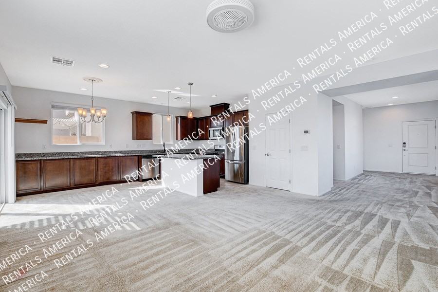 6650 Rockhouse St - Photo 5 of 20