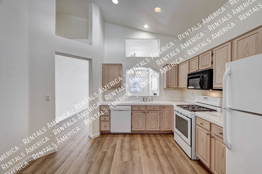 3224 Bracknell St - Photo 6 of 15