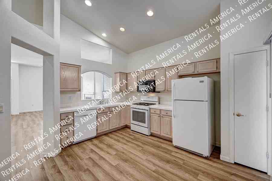 3224 Bracknell St - Photo 7 of 15