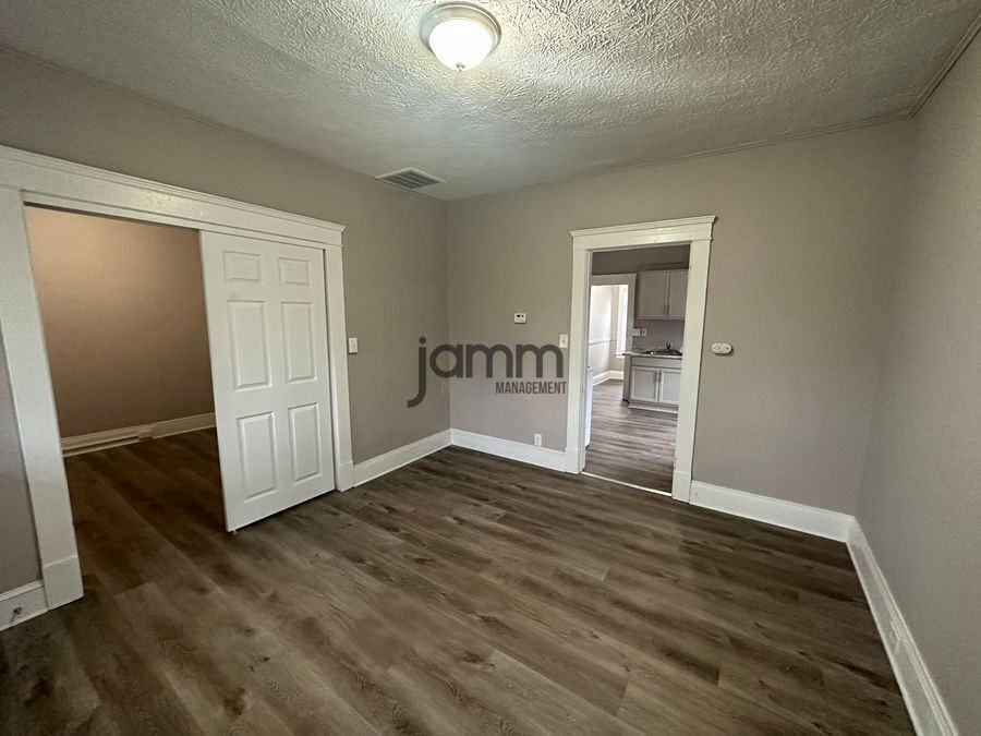 3026 Monroe Ave Uppr - Photo 7 of 14