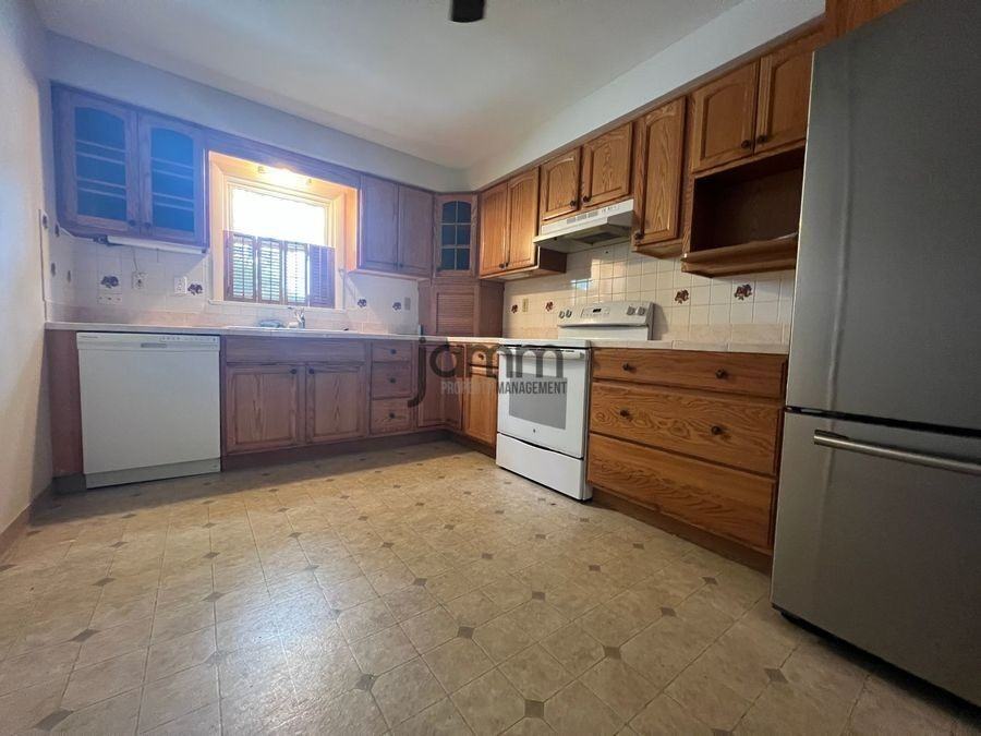 26202 Lake Shore Blvd Lowr - Photo 3 of 20