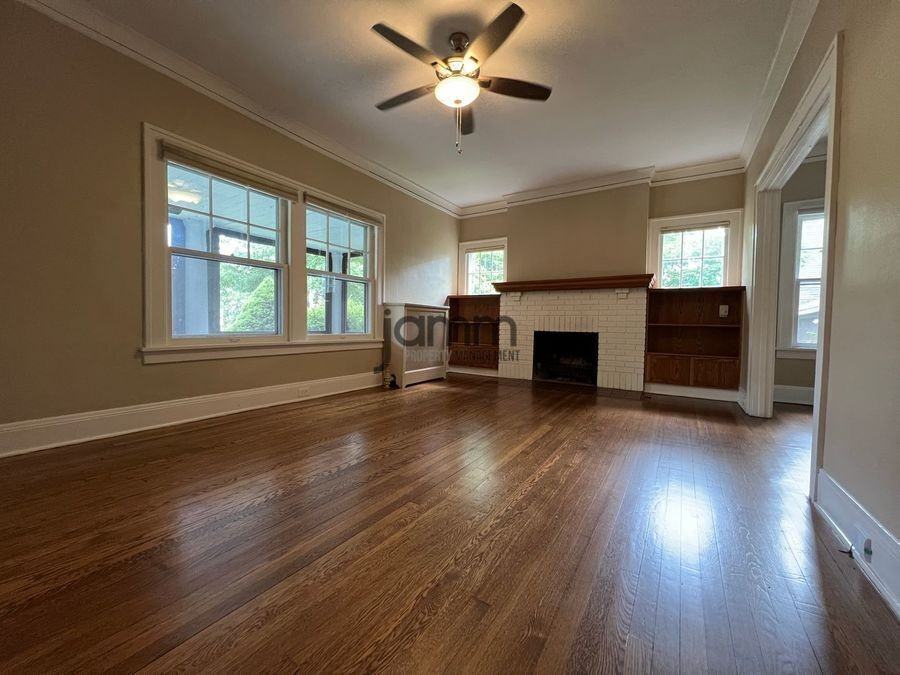 2425 Demington Dr - Photo 7 of 33