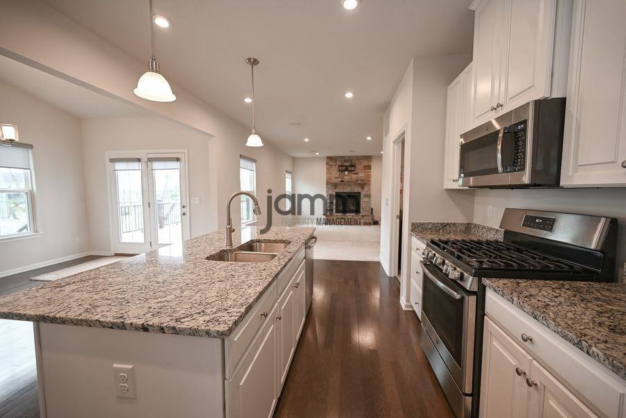 8768 Mavis Trl - Photo 2 of 37