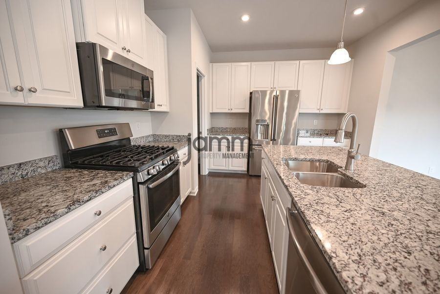 8768 Mavis Trl - Photo 3 of 37