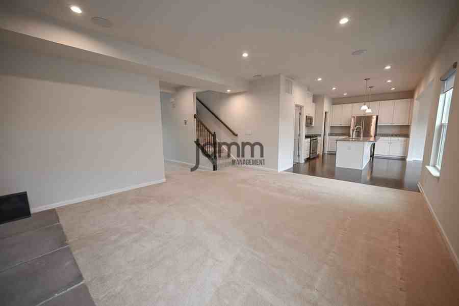 8768 Mavis Trl - Photo 7 of 37