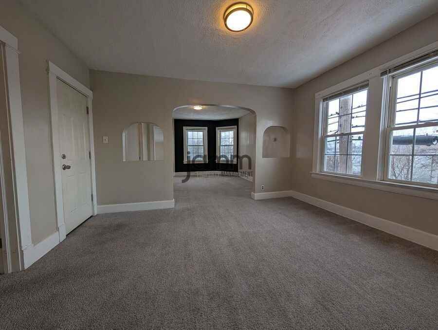 1476 W 107th St - Photo 4 of 20