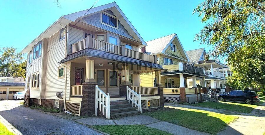 11301 Florian Ave - Photo 3 of 20