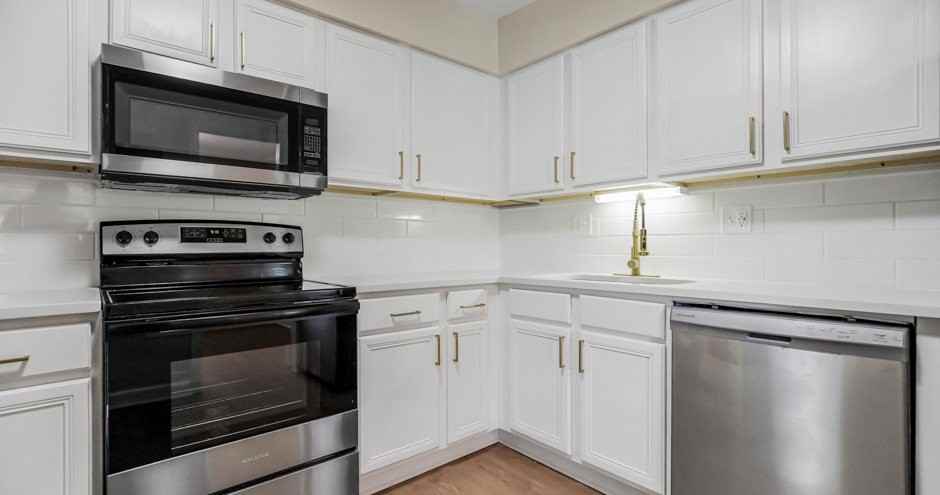 Villa Medici Apartments - Photo 2 of 20