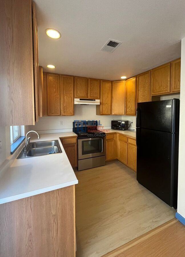 911 Tulip St #B - Photo 5 of 18