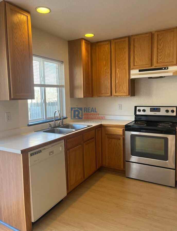 911 Tulip St #B - Photo 6 of 18