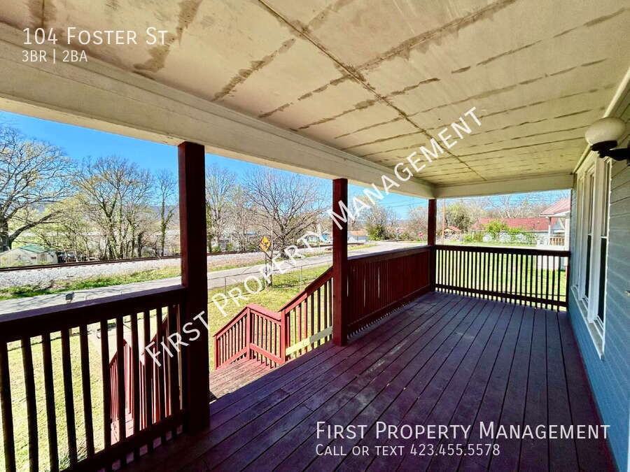 104 Foster St - Photo 4 of 28