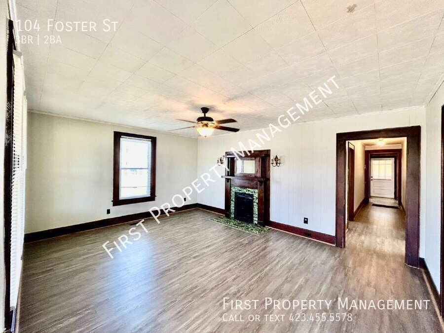 104 Foster St - Photo 5 of 28