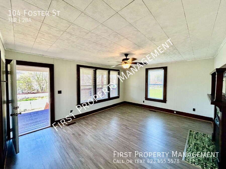 104 Foster St - Photo 7 of 28