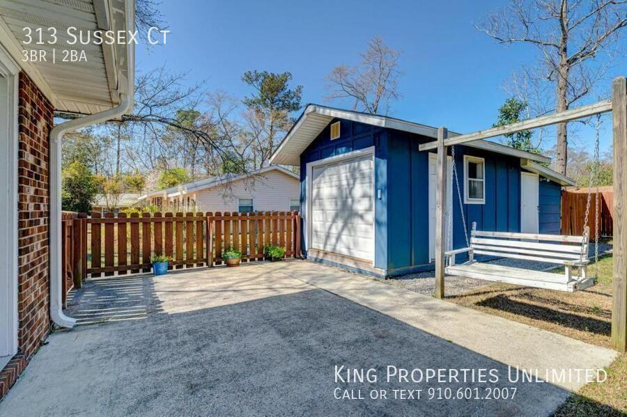 313 Sussex Ct - Photo 3 of 28