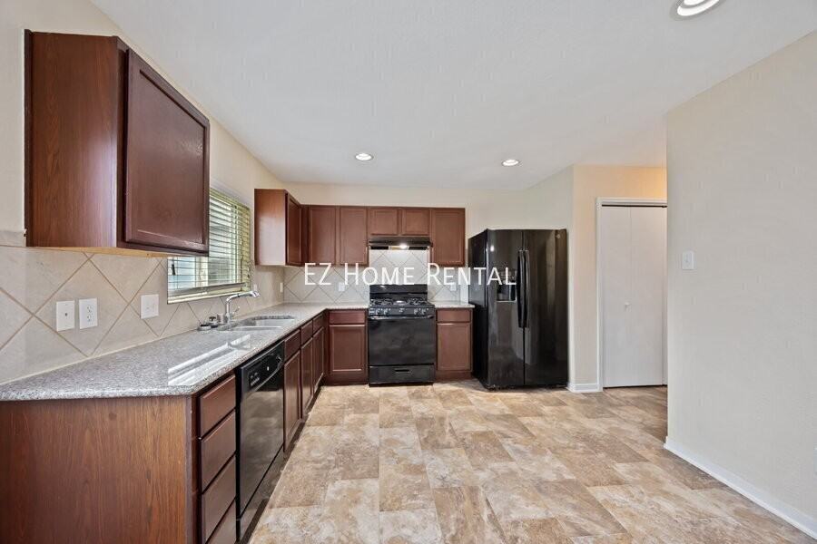 1026 Carolina Wren Cir - Photo 4 of 23