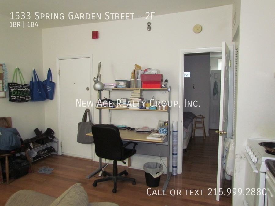 1533 Spring Garden St #2F - Photo 3 of 6