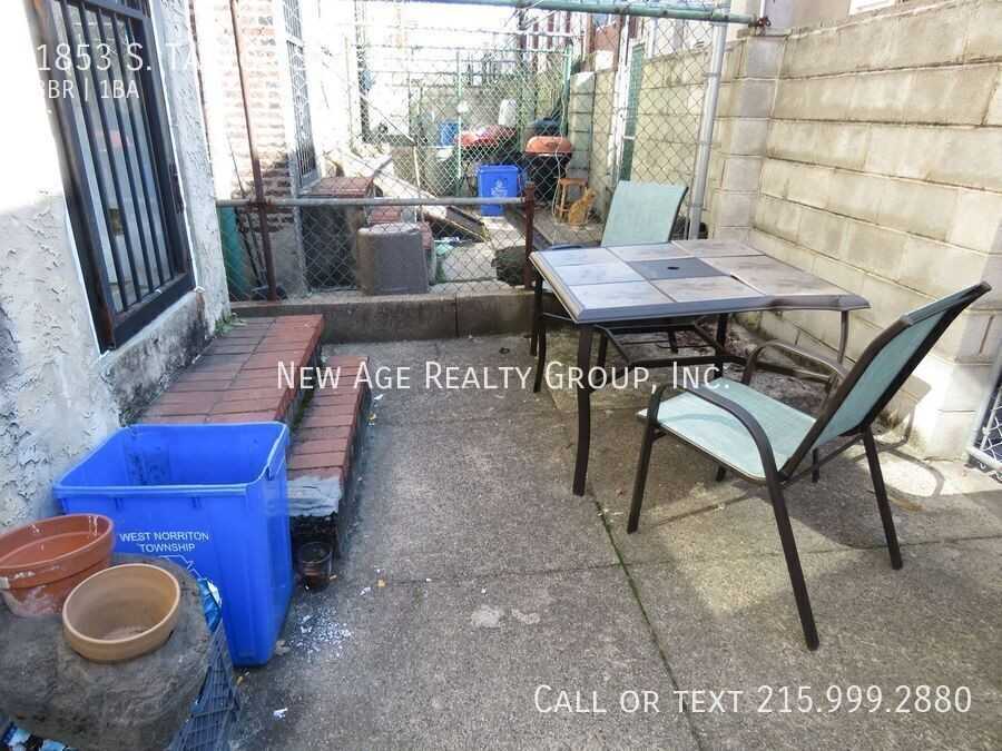 1853 S Taylor St - Photo 2 of 7