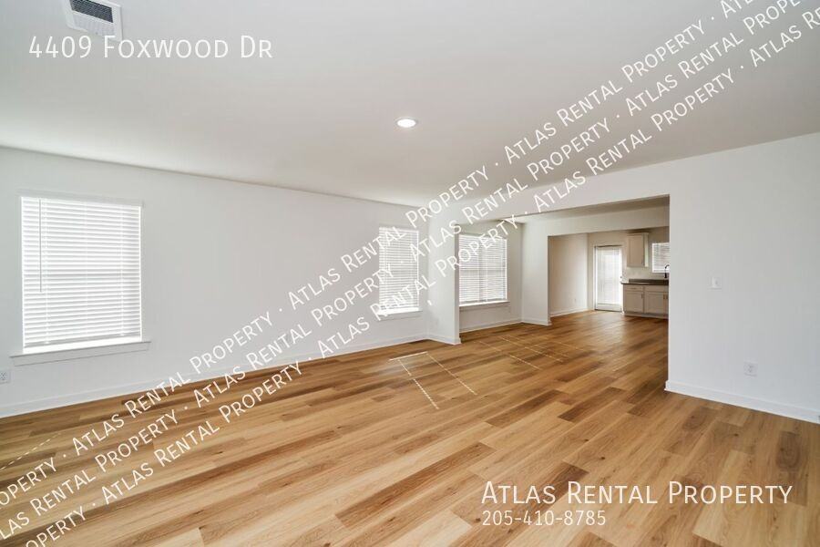 4409 Foxwood Dr Se - Photo 6 of 18