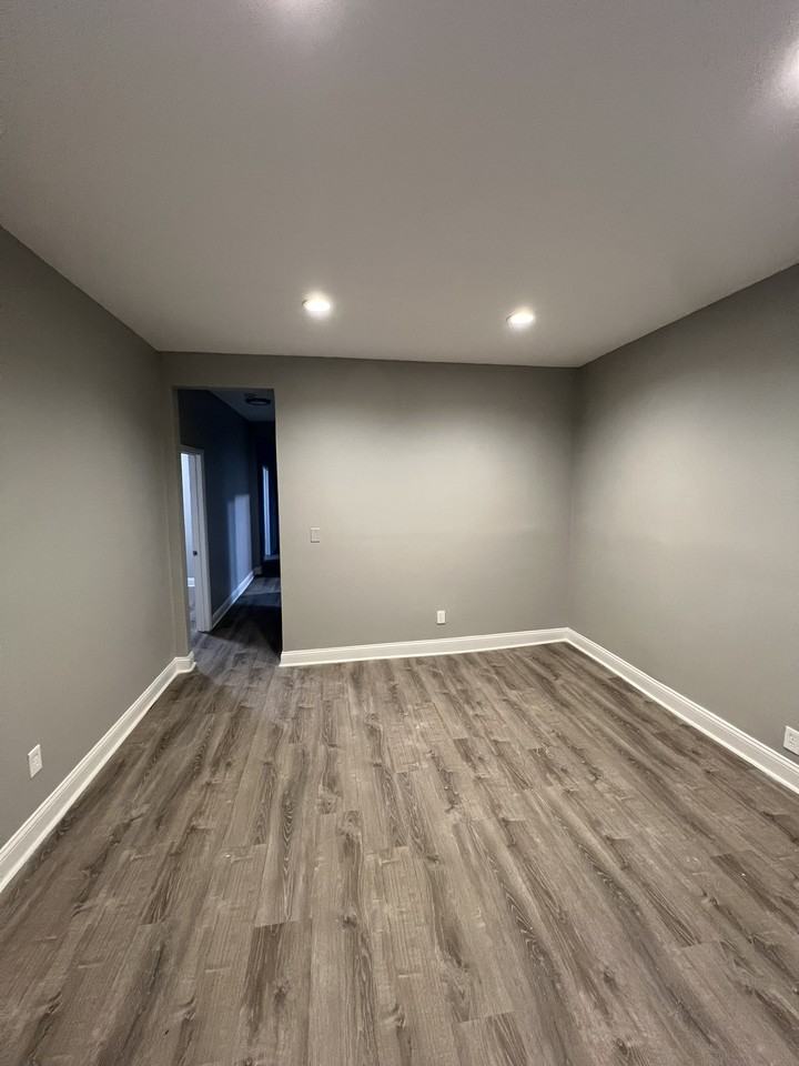 7053 S Dante Ave #1F - Photo 2 of 11