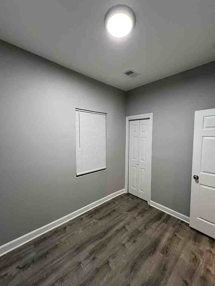 7053 S Dante Ave #1F - Photo 3 of 11